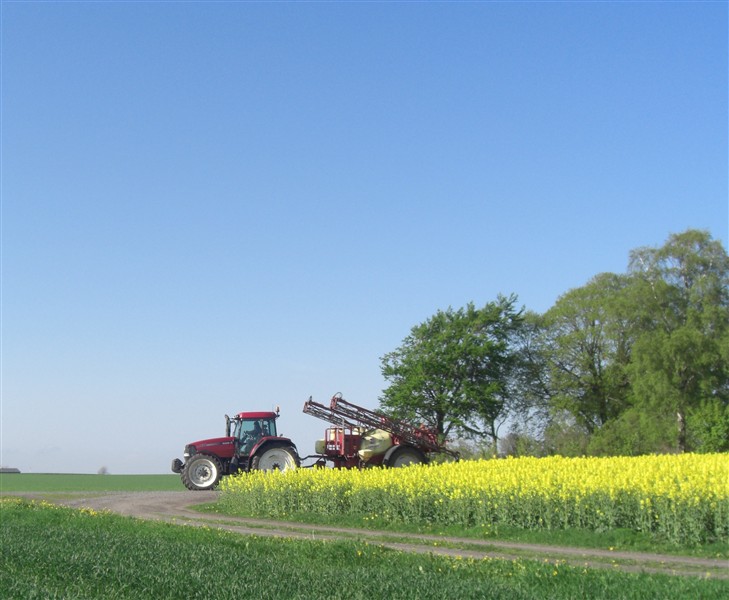 2010 traktor med spruta.jpg